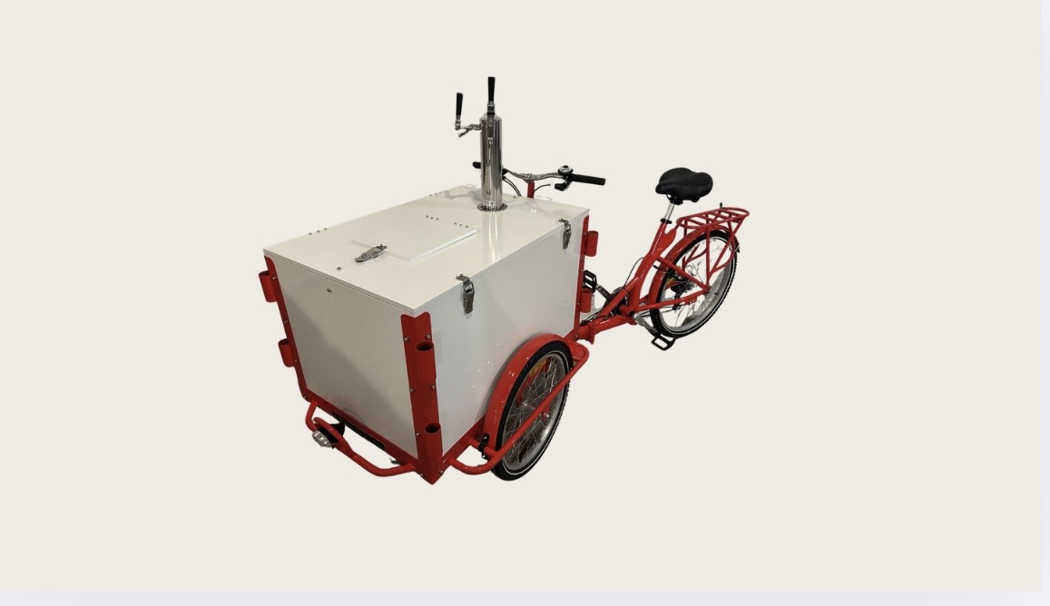 Gwen Moye smiling in a hat